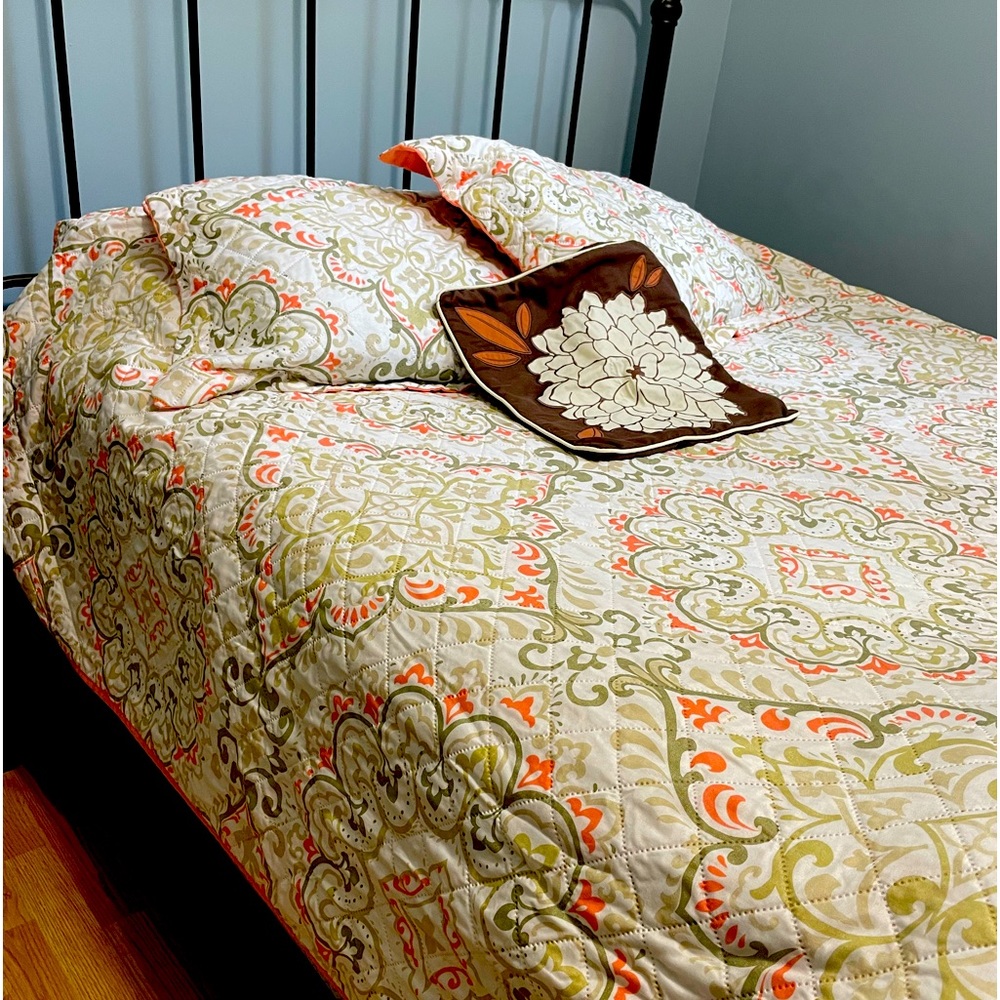 Quilt With Shams